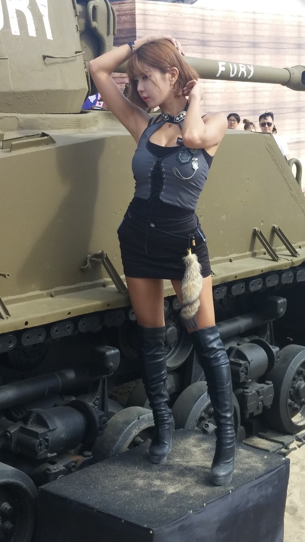 韩国顶级Showgirl许允美 釜山坦克世界 1